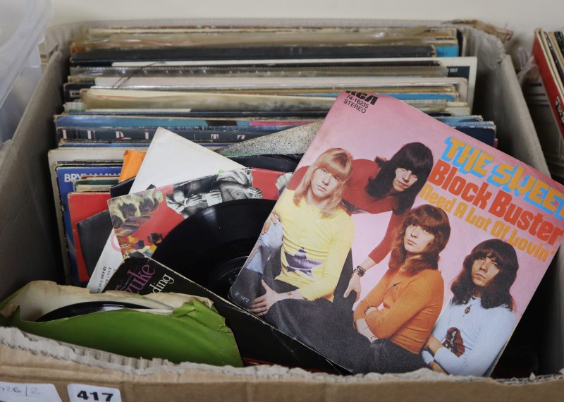 Box of of 70s/80s Rock and Pop LPs to include Queen, Neil Young and Yes